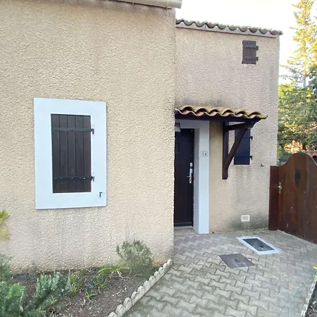 6 Pers, Clim, Au Calme Avec Piscine Et Parking - Fr-1-607-125 * Agde