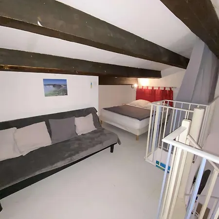 Villa Mitoyenne Climatisee, Calme Avec Piscine Et Parking, Proche Et Port, Pour 6 Personnes - Fr-1-607-125 *