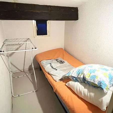 Mitoyenne Climatisee, Calme Avec Piscine Et Parking, Proche Et Port, Pour 6 Personnes - Fr-1-607-125 Villa